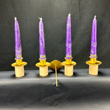 Laden Sie das Bild in den Galerie-Viewer, 4 Kerzenhalter mit Bienenwachskerzen