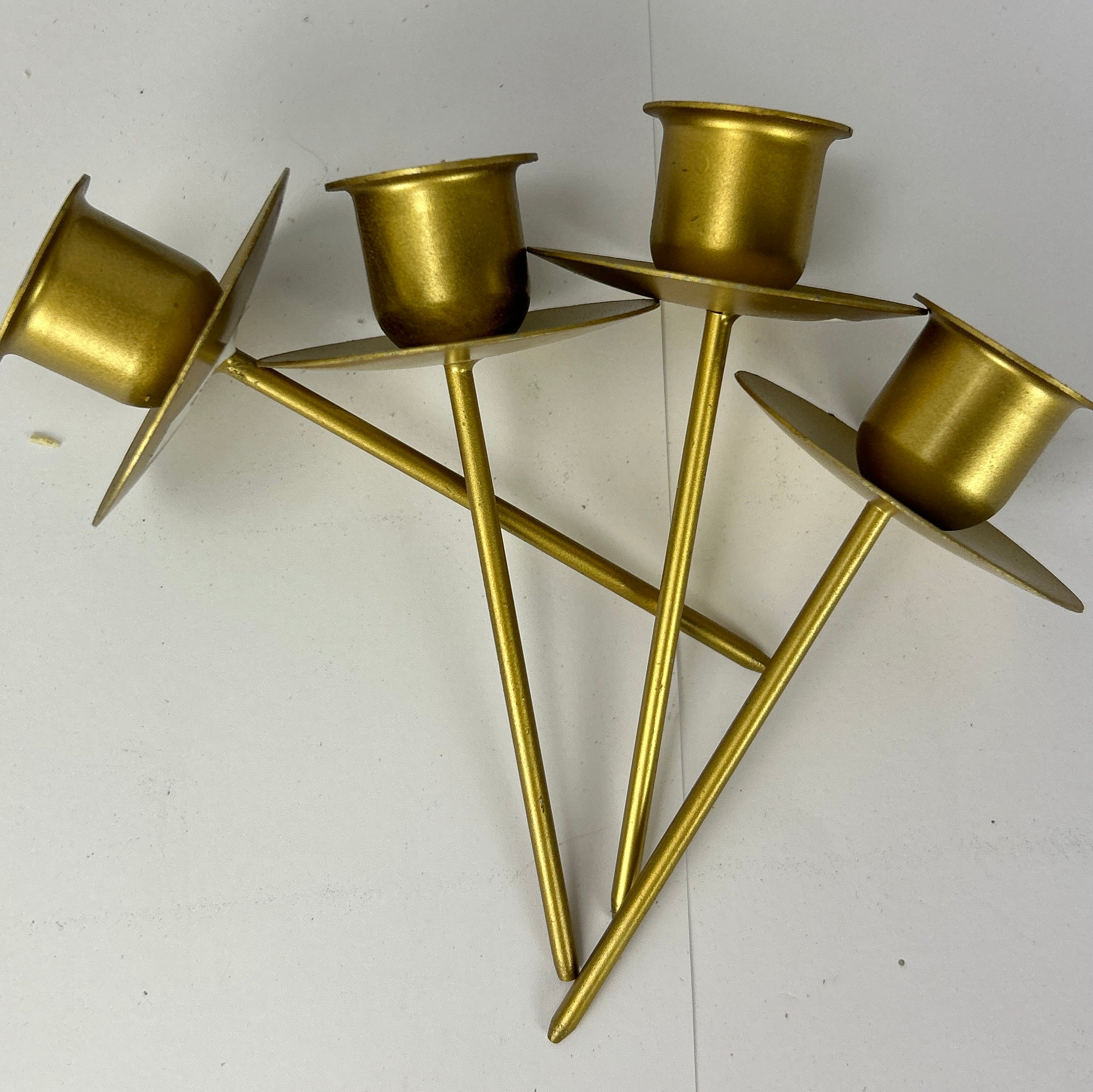 4 Kerzenhalter mit Bienenwachskerzen