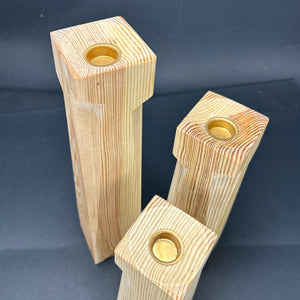 Design-Kerzenhalter aus Holz