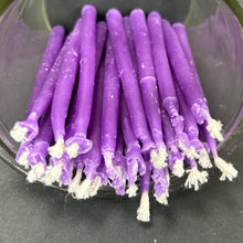 Laden Sie das Bild in den Galerie-Viewer, Bienenwachskerze mit Halter