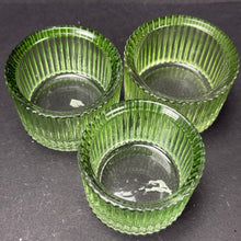 Laden Sie das Bild in den Galerie-Viewer, Oster-Kerzen, Stumpen