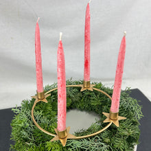 Laden Sie das Bild in den Galerie-Viewer, Kerzenhalter für Adventskranz Messing gold/rot klein